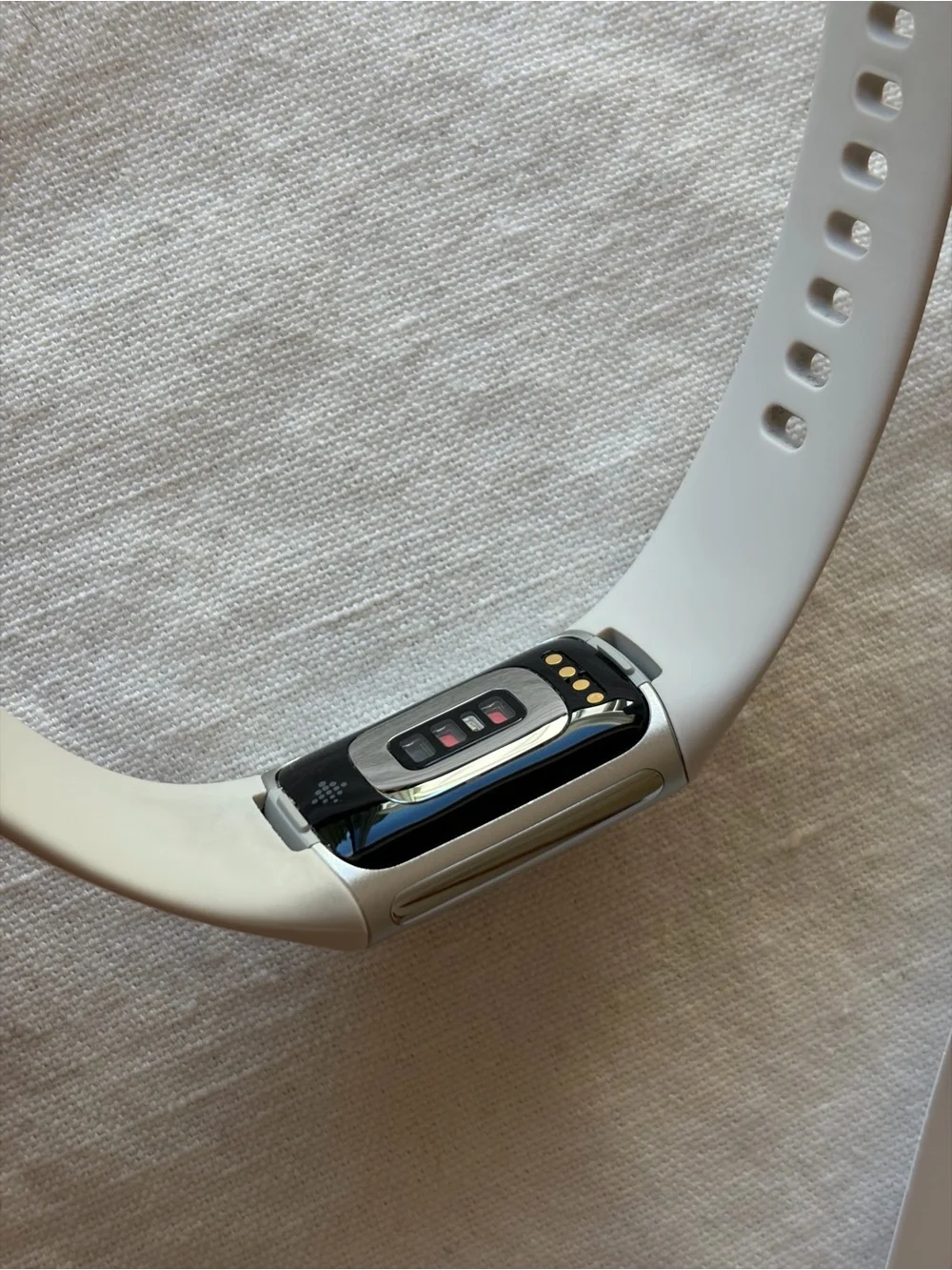 Fitbit Charge 6 Porcelain